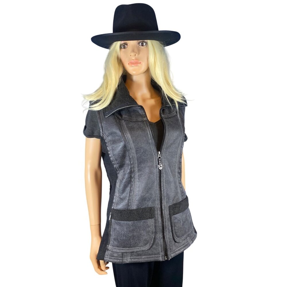 NWT KUHL Women's Medium Raven Gray Black Dani Sherpa Vest Italian Faux Leather $